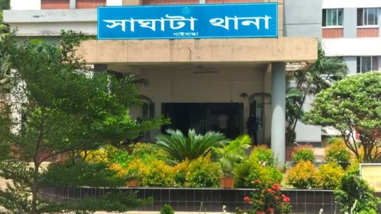 বিয়ের দাবিতে সাবেক মেম্বারের বাড়িতে বিধবা প্রেমিকা