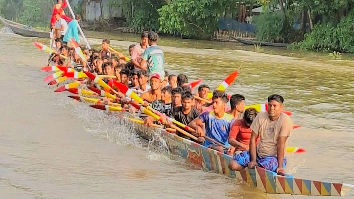 ‘তৌহিদী জনতার’ বাধা পেরিয়ে সিলেটে নৌকাবাইচ অনুষ্ঠিত