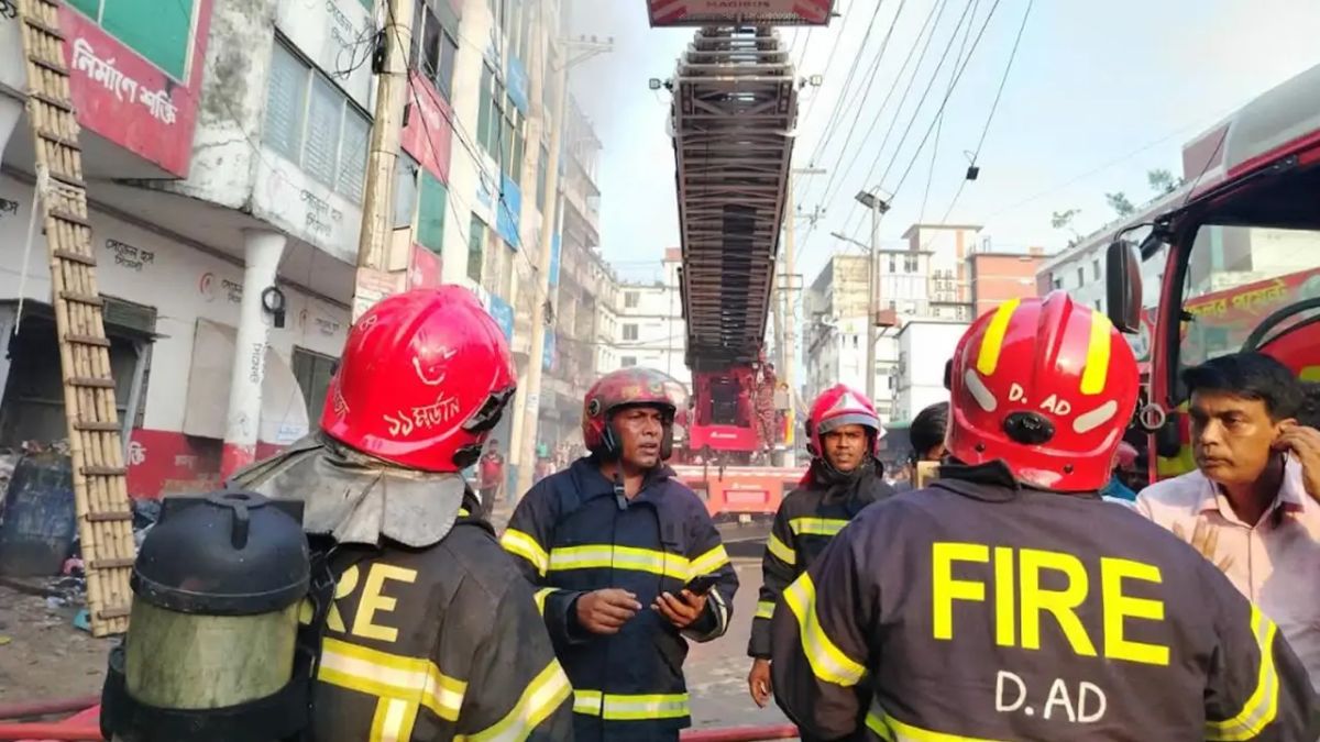 গাজীপুরে পোশাক কারখানার আগুন নিয়ন্ত্রণে, অসুস্থ ৬৯