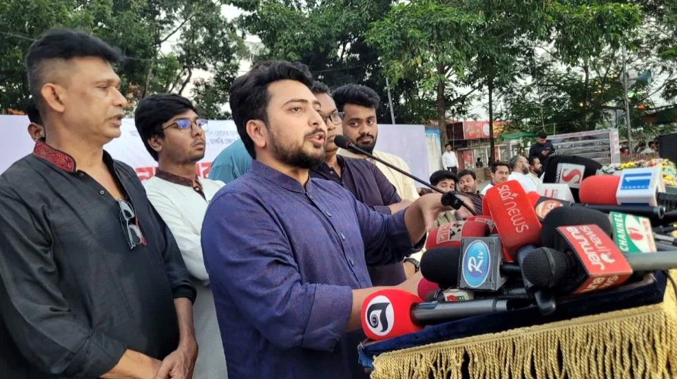 স্বরাষ্ট্রমন্ত্রী ও পররাষ্ট্রমন্ত্রী আমাদের নিরাপত্তা দিতে ব্যর্থ: নাহিদ ইসলাম