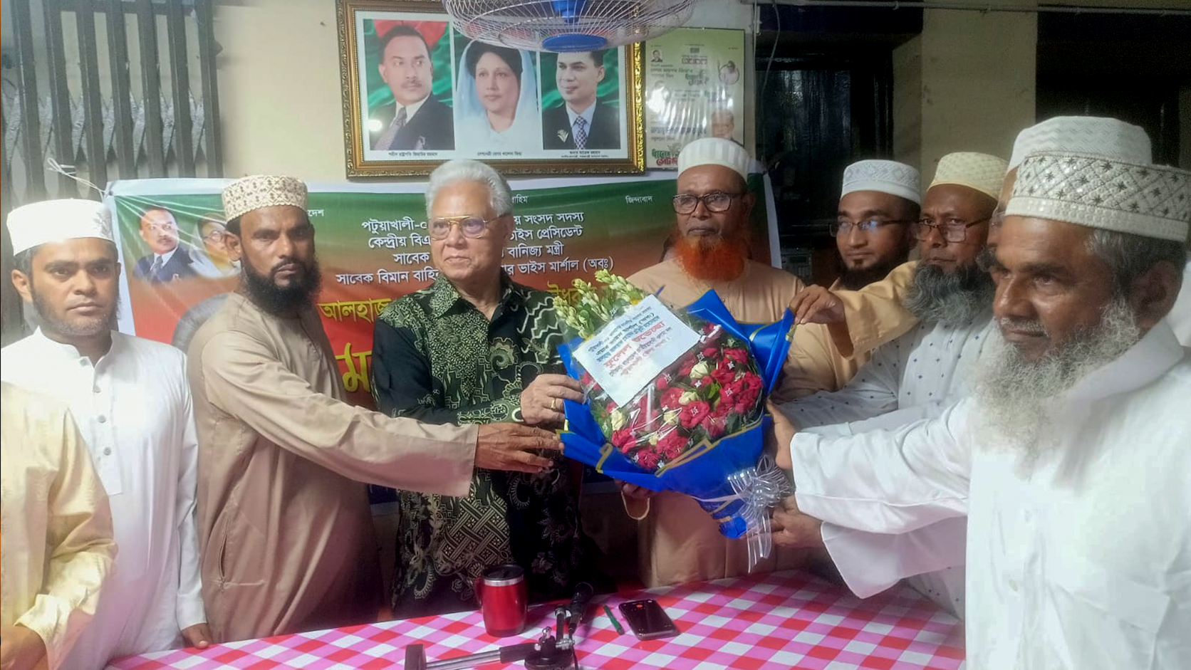 পটুয়াখালীতে ওলামা দলের মতবিনিময় : সংগঠনকে শক্তিশালী ও স্বচ্ছ করার ওপর গুরুত্বারোপ