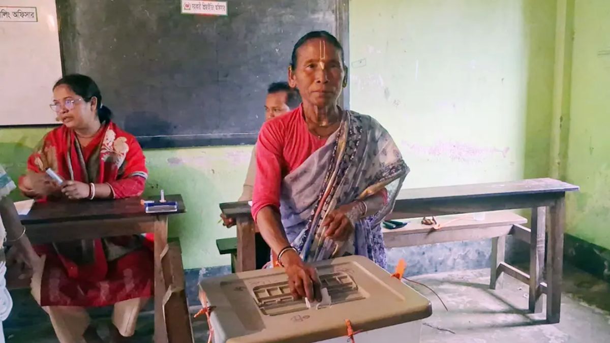 ঠাকুরগাঁও-১ আসনের উপনির্বাচনে ভোটগ্রহণ চলছে