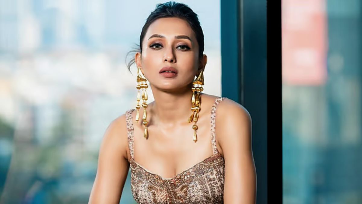 পাহাড়ের কোলে বসছে মিমির বিয়ের আসর