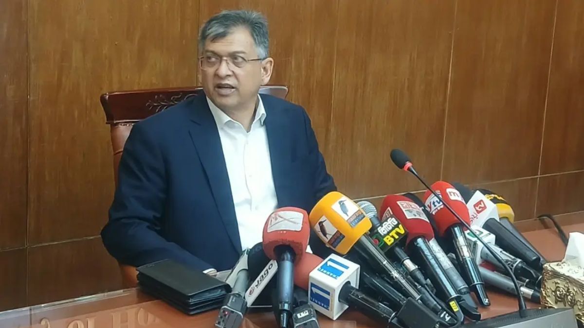 আওয়ামী লীগের কর্মসূচিতে সরকার বা জনগণ শঙ্কিত নয় : স্বরাষ্ট্রমন্ত্রী