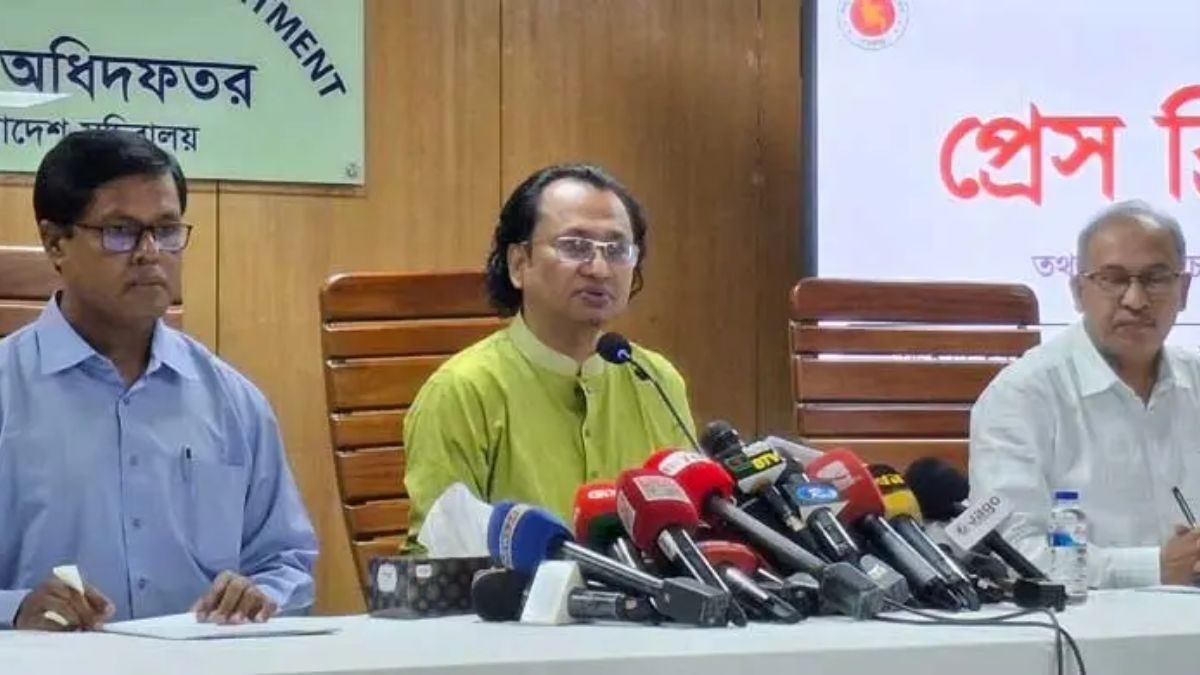 বাসে আগুন দিয়ে সংকট তৈরি করা যাবে না : জাহেদ উর রহমান